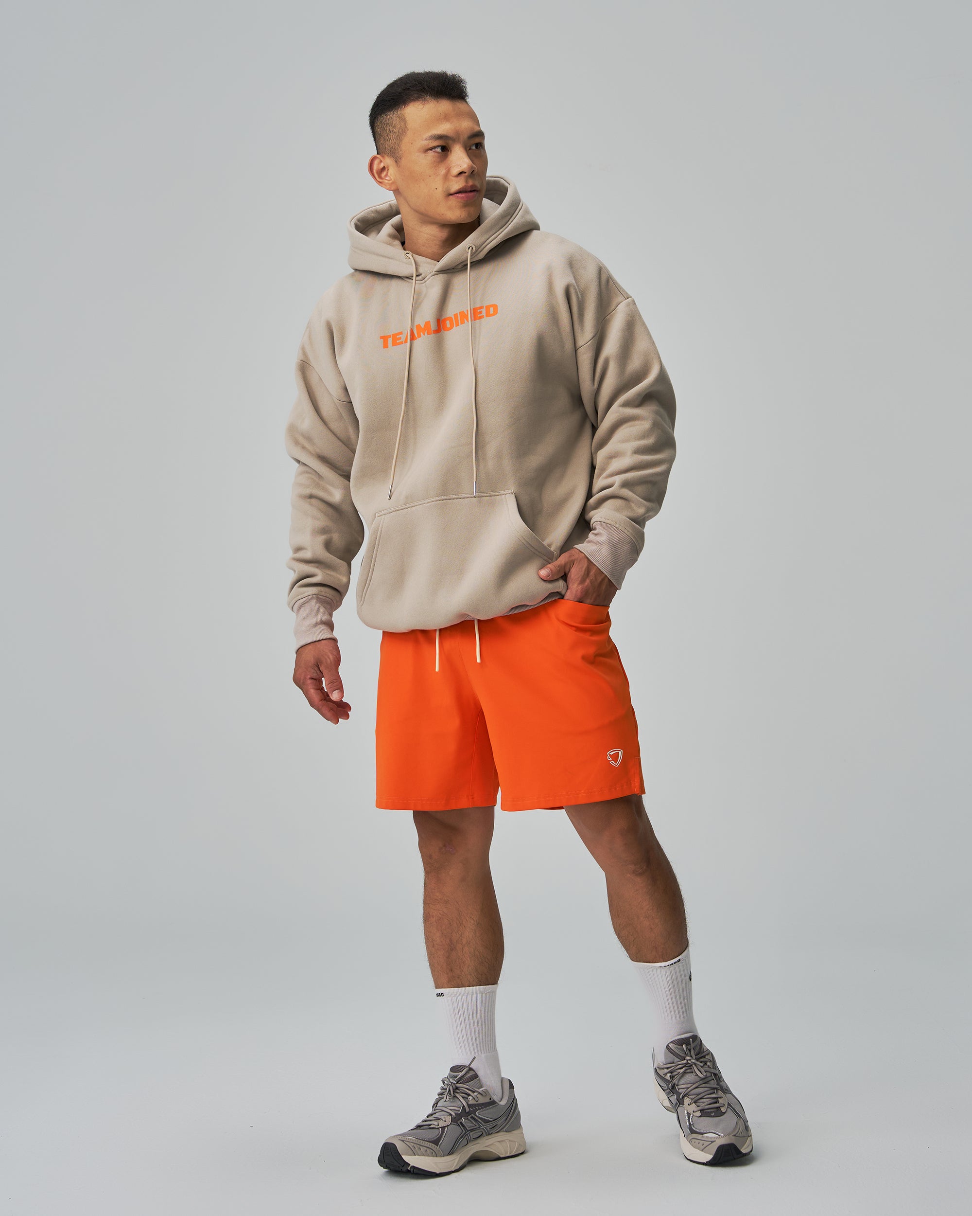 color_Light Khaki / Orange