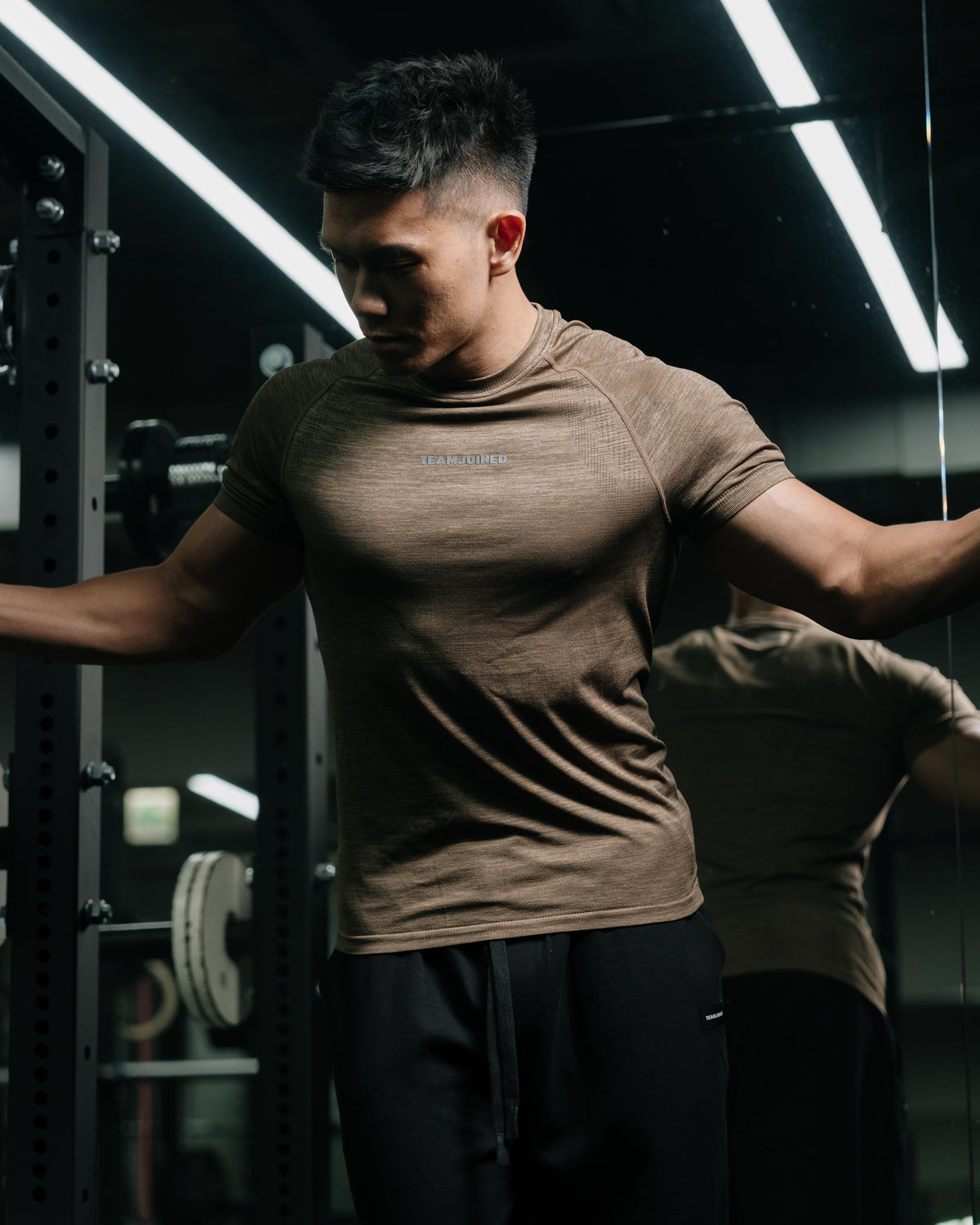 Contour Seamless Training Top